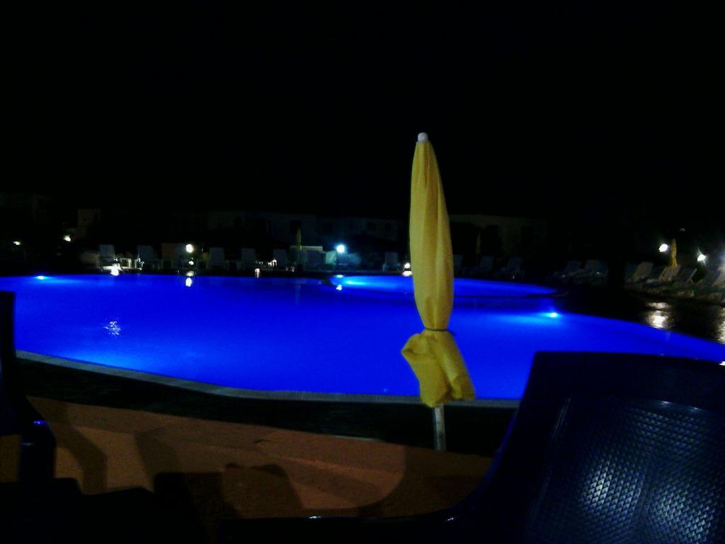 Sardinia Beach Apartments Aglientu Exterior photo